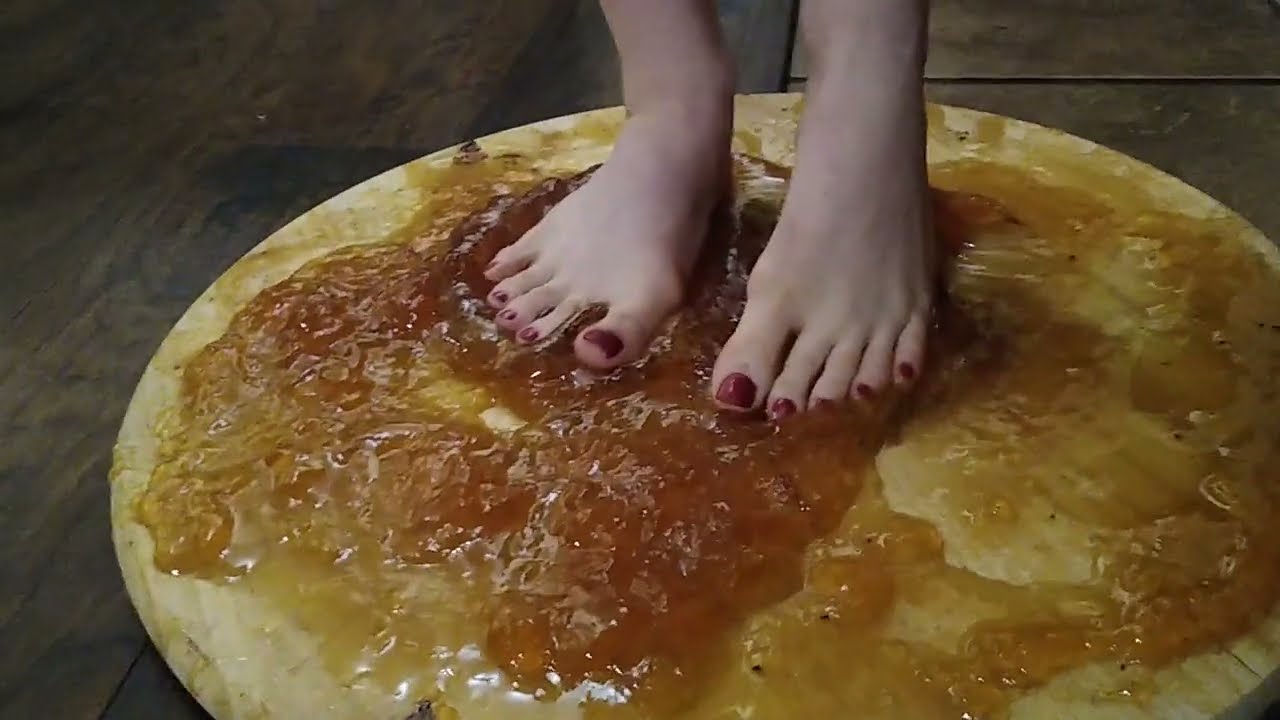 Sadie Barefoot Trapped in Glue