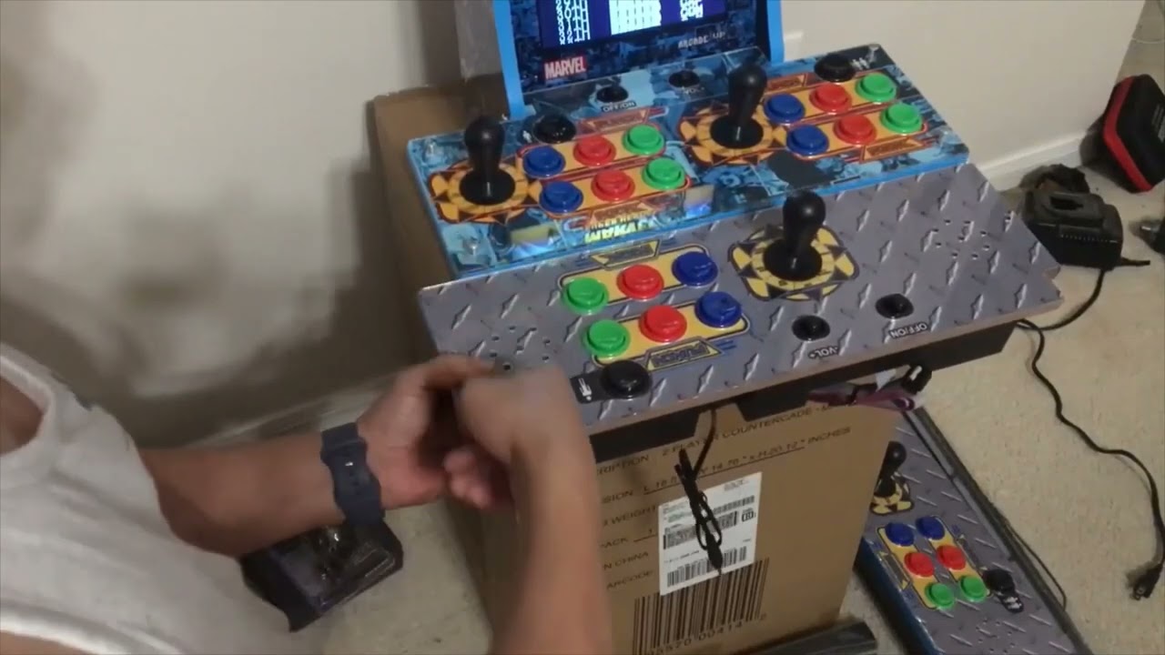 Соберите мой новый коктейльный столик Marvel vs Capcom Head to Head