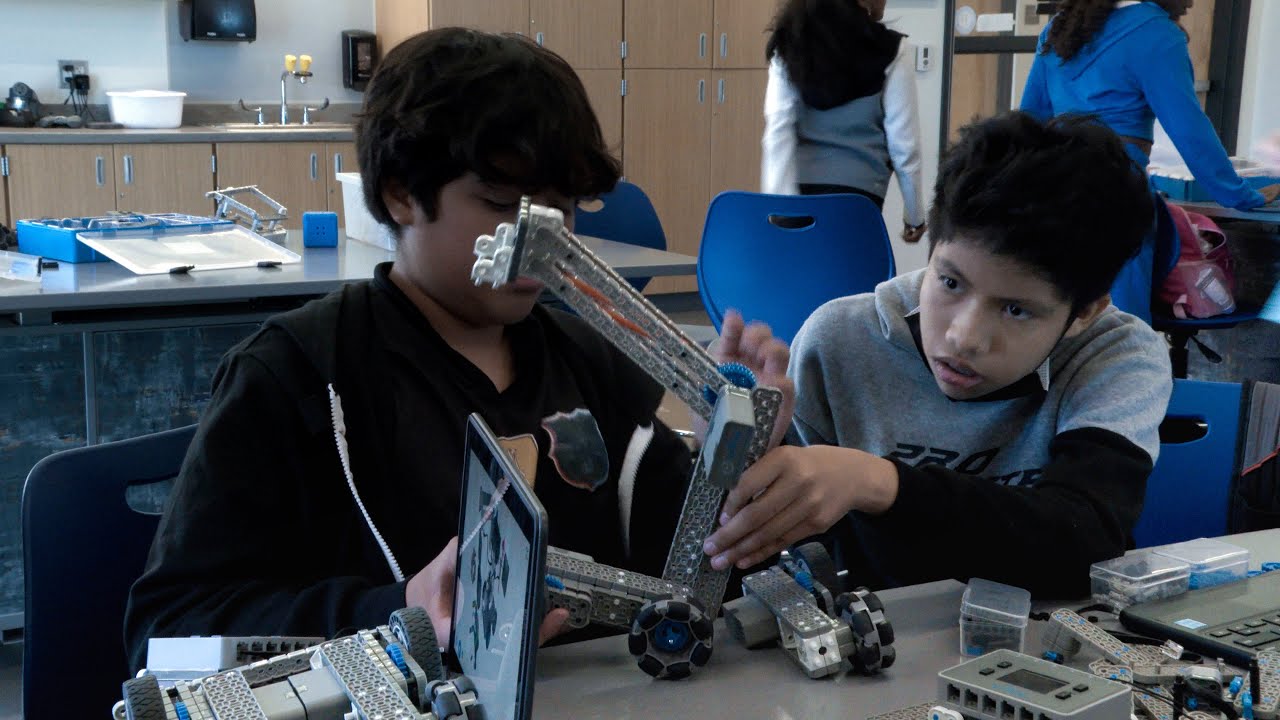 Experience VEX Robotics at Mosley Middle School