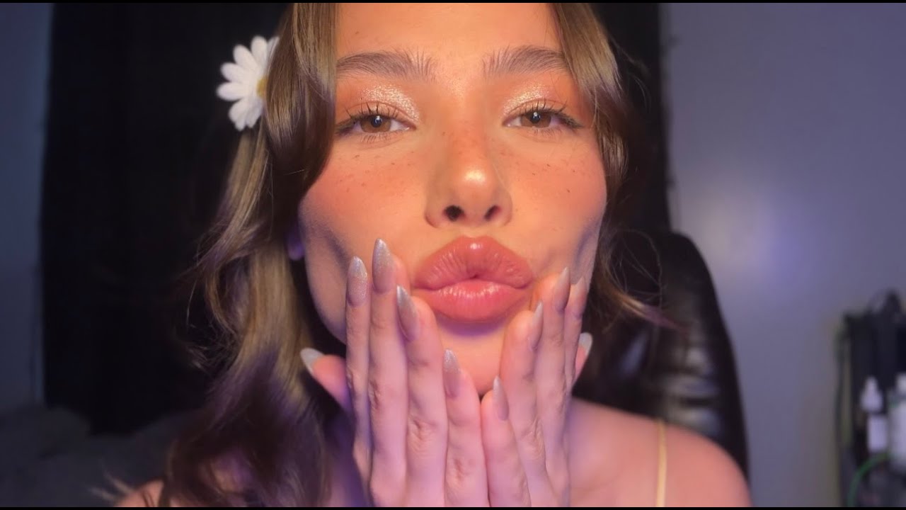 Body Triggers ASMR! ♡ (Collarbone Tapping, Lotion Sounds, Kisses, Teeth and Nail Tapping, etc.)