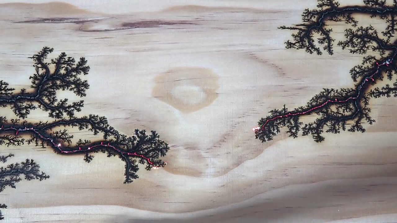 ➤ Gravure électrique sur du bois