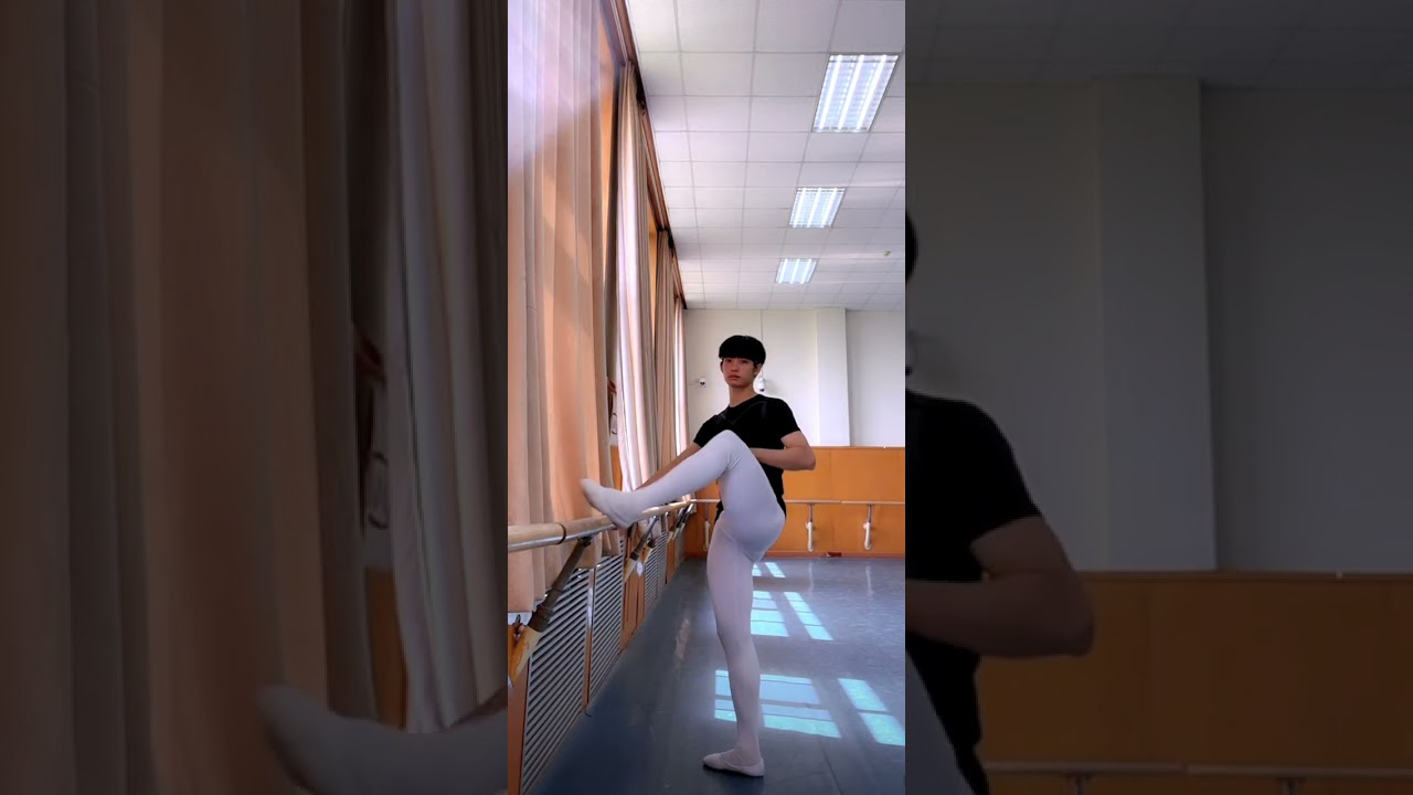 Chinese Ballet Boy on Live