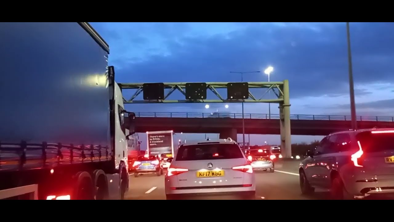 HEMAL HEMPSTEAD TO LONDON DRIVE ON M1 MOTORWAY. ENGLAND.