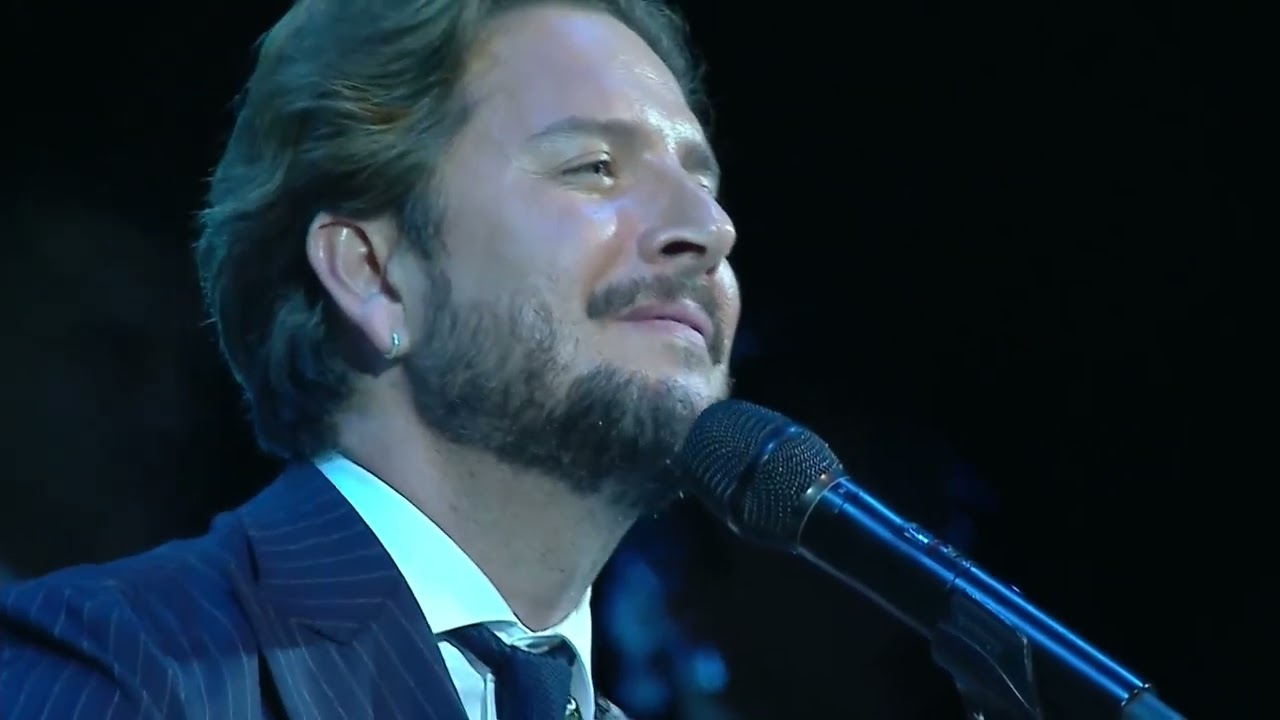 El himno de Andalucía, emoción y raíces en la voz de Manuel Carrasco. Fuente: Europa Press TV
