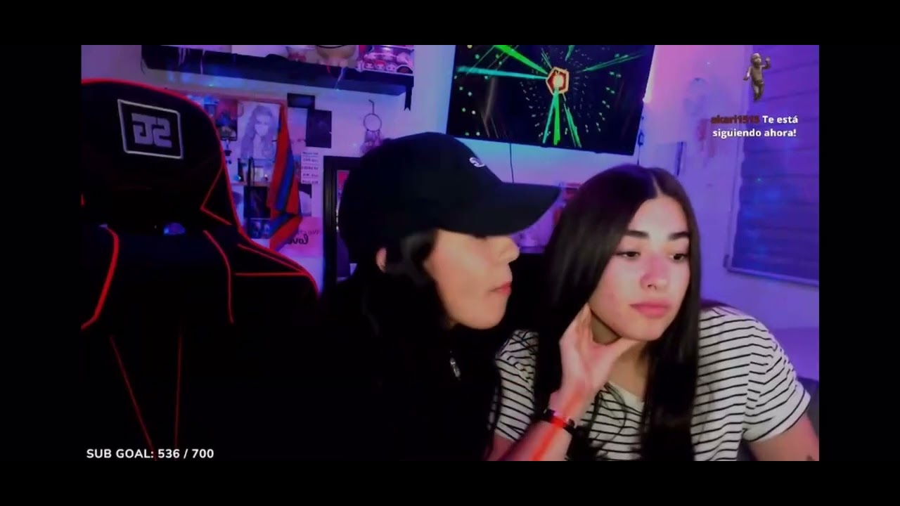 Stream Express: Ale y Ana Momentos Románticos