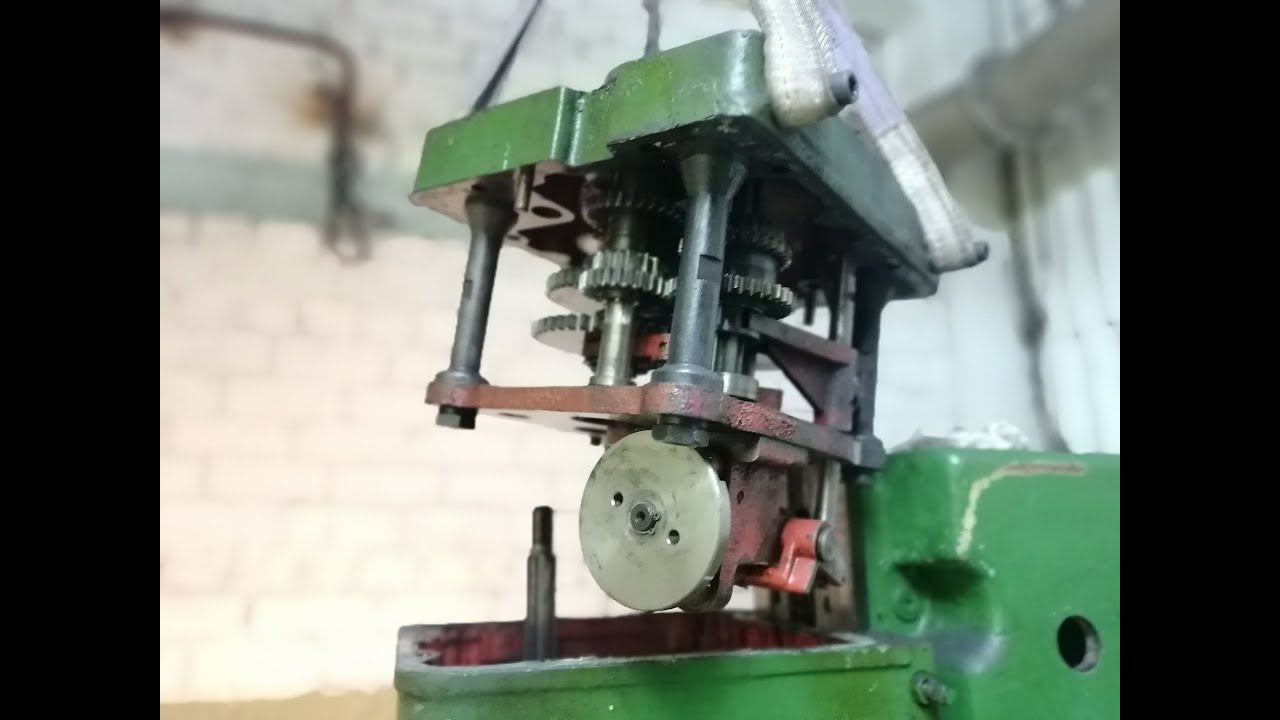 Сверлильный станок 2Н125. Снятие со станка коробки скоростей.Часть 4 /Drilling machine.USSR 1970.