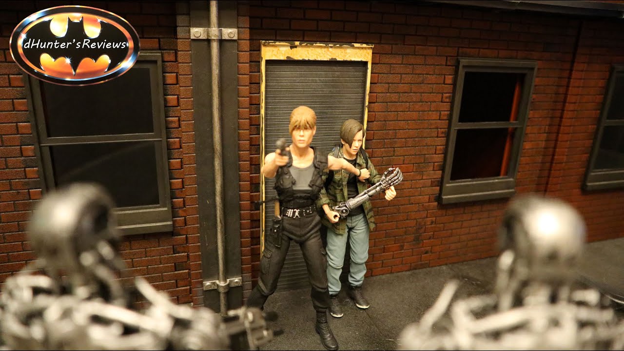 NECA Terminator 2 Sarah Connor & John Connor Target Exclusive 2 Pack Action Figure Review Comparison