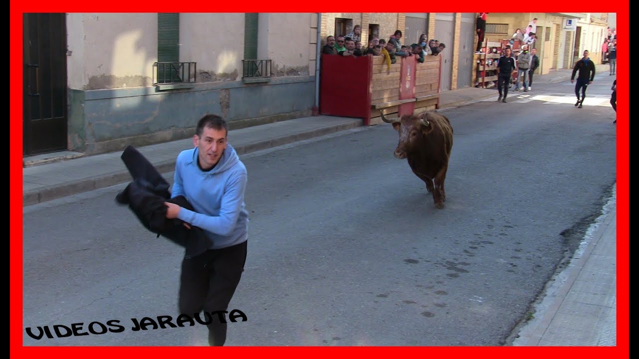 CASTEJÓN  (NAVARRA)  TARDE VACAS EN CALLE  (SABADO 9 ABRIL 2022)  HNOS.MAGALLON