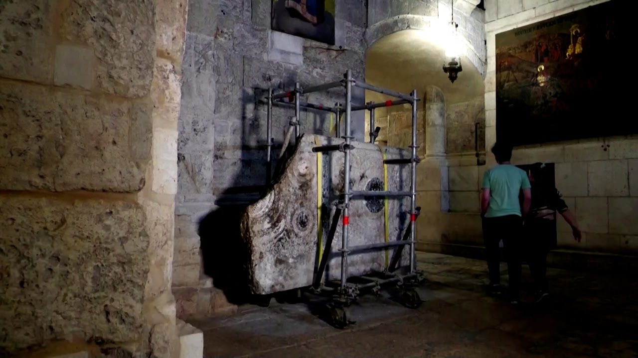 Redescubren antiguo altar en la Iglesia del Santo Sepulcro