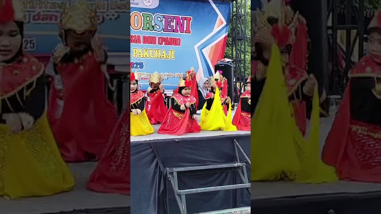Kaka Kay senang bisa tampil diatas panggung 😚💛
