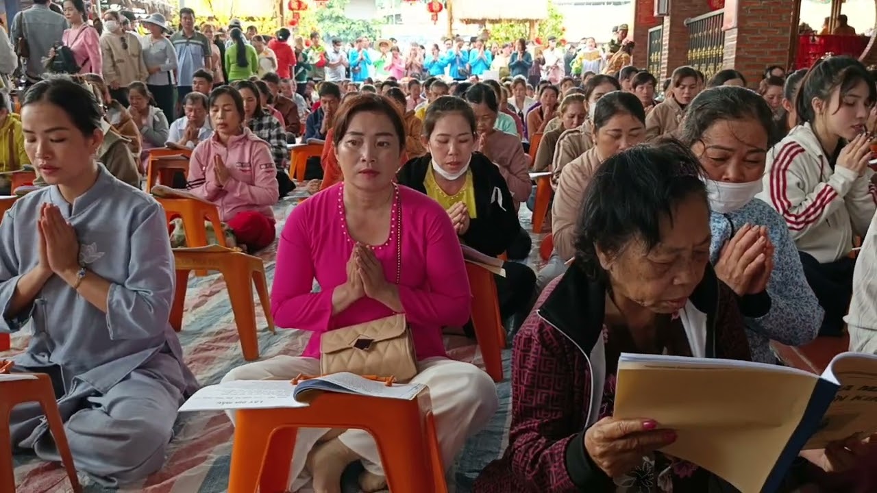 Rất đông bà con về ngày vía mẫu đầu tiên năm 2026 tại Mẹ Mẫu Tiền Giang 