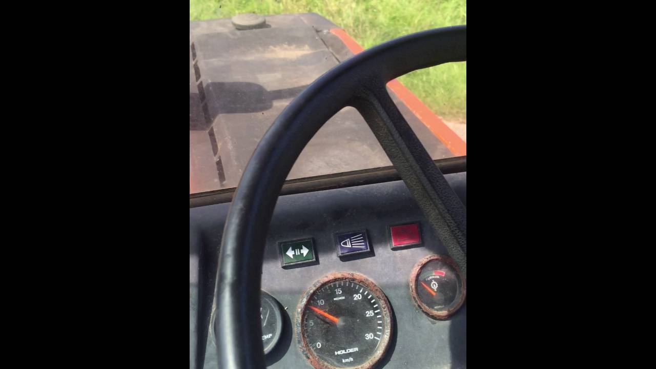 Holder P70 P464 Allrad Schmalspur-Schlepper Traktor 4x4 Kubota Rasenm&auml;hertraktor