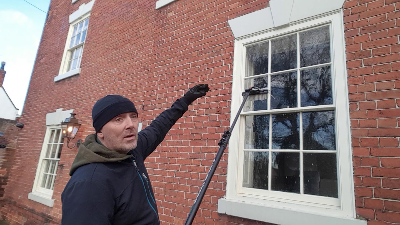 How to - Window Cleaning - Water Fed Pole WFP - Wooden Window Frames