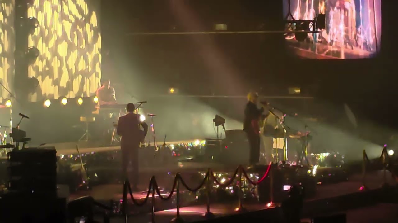 Tierra llamando a Sant, Little Jesus, Palacio de los Deportes, 26 de Julio 2025