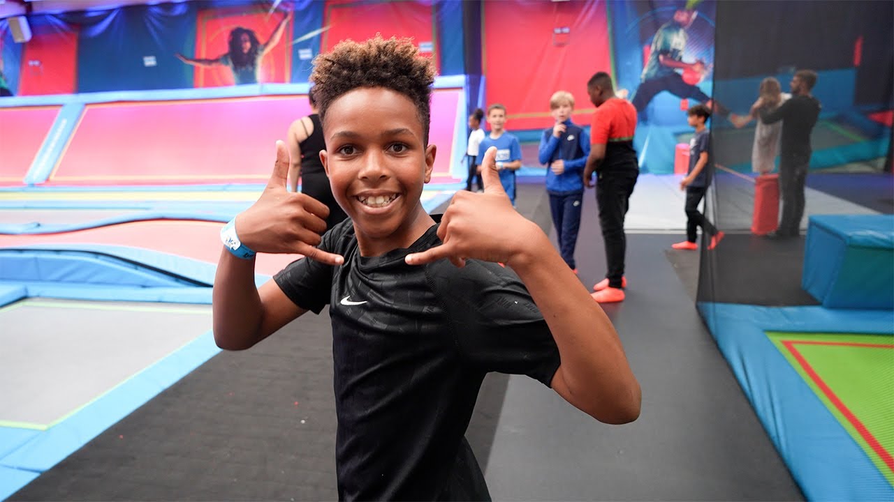 WE SURPRISED OUR KIDS WITH A TRIP TO THE TRAMPOLINE PARK!