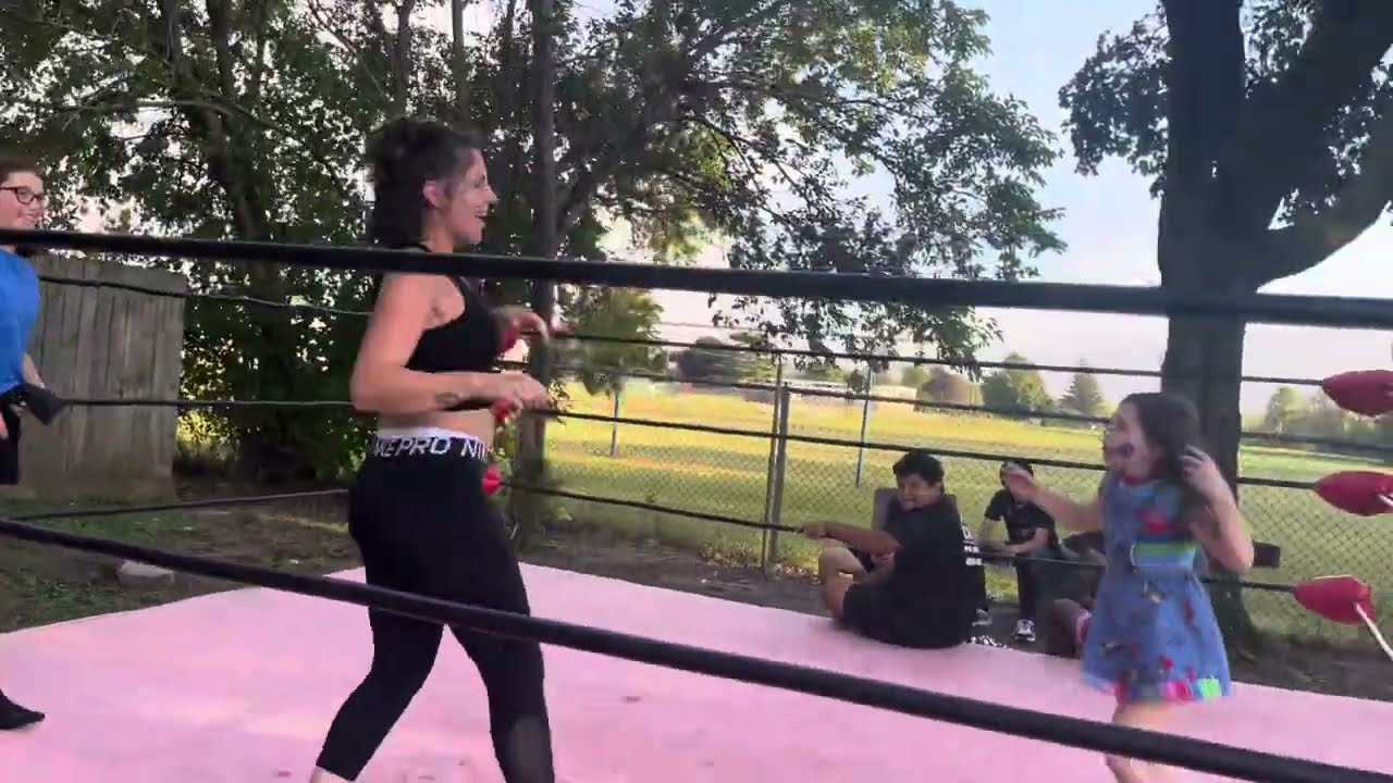 Kaitlyn vs Spider Lee