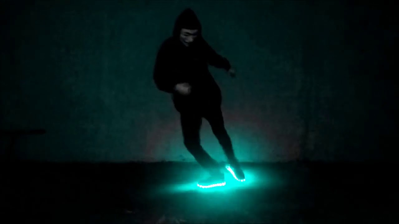 Alan Walker   Faded DAN&Ccedil;ANDO COM TENIS D LED