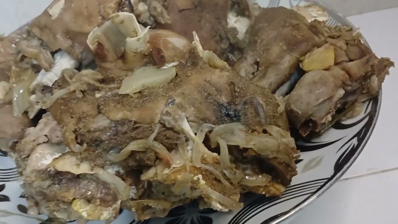 الراس مبخر 🐏 بطريقة مبسطة وسهلة 👌 كيجي كيذوب فالفم ولذيذ 😋😋 متشبعوش منو 