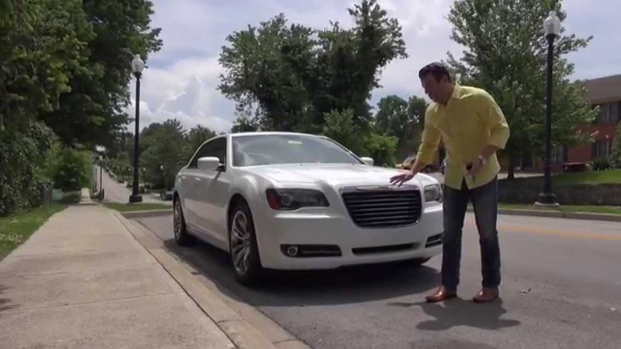 Chrysler 300 S 2014 года выпуска