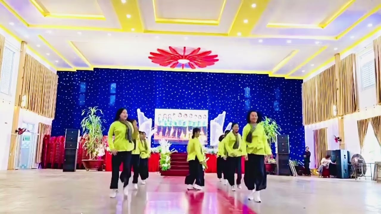 Bài ca may áo - Cô gái Sài Gòn đi tải đạn - BĐ Chúc Trần