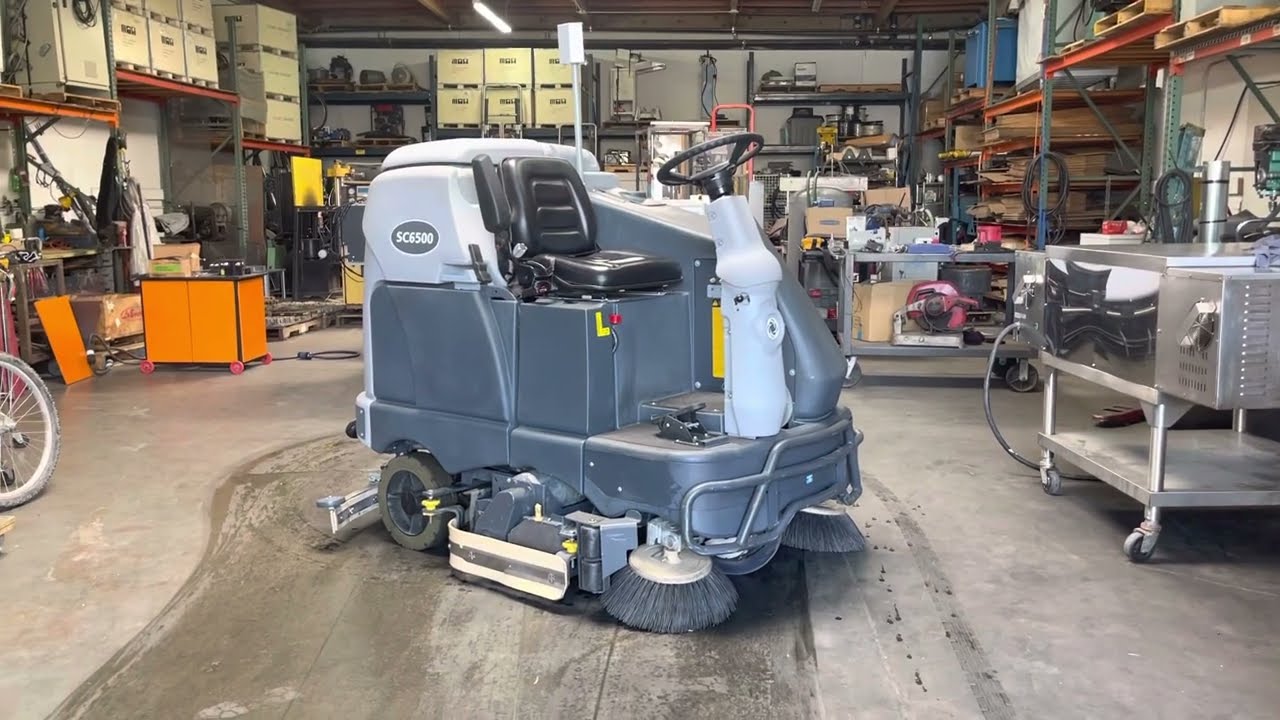 Advance SC6500 Dual Cylindrical Brush Ride-On Floor Scrubber