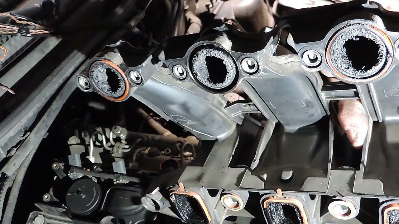 Démontage nettoyage de la vanne EGR sur BMW  X3 E83