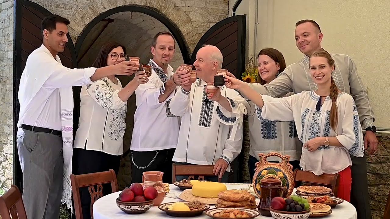 La mulți ani, Moldova!