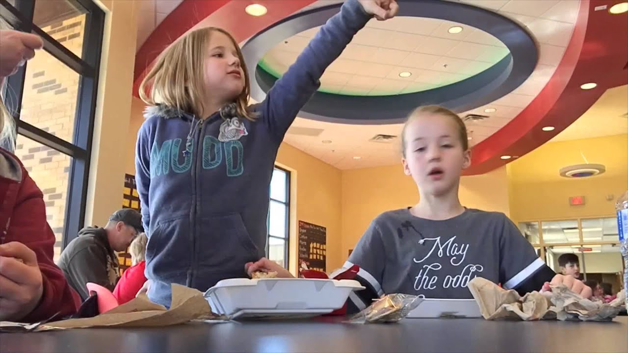 Eating Lunch With Riley (Time-Lapse)