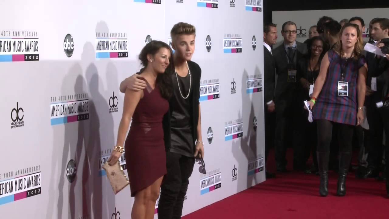 Justin Bieber Red Carpet Fashion AMAs 2012