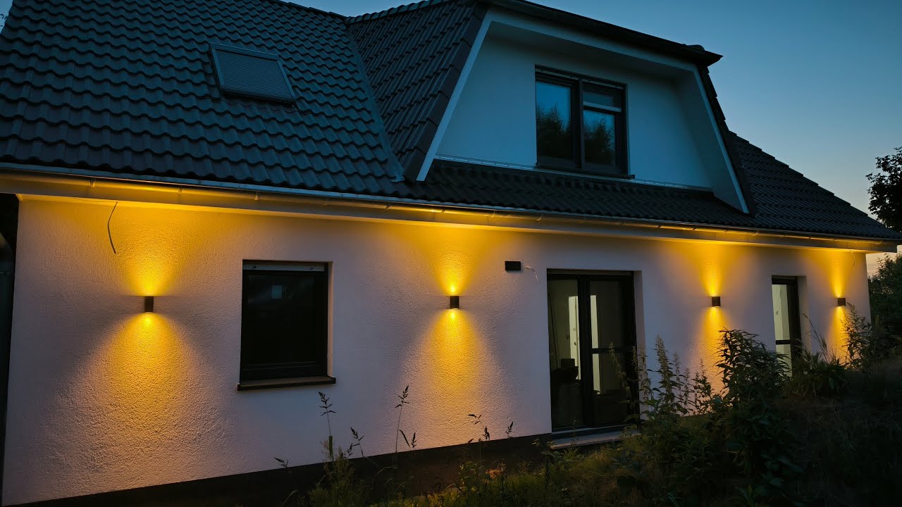 Hausbau Fassadenbeleuchtung und Außensteckdosen (WDVS)