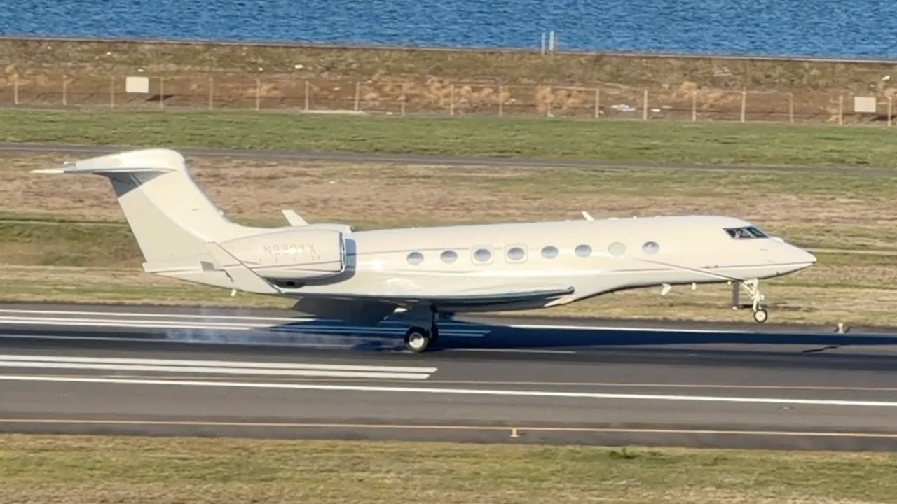 Airplanes TAKEOFF & LANDING At PDX Airport | Portland International Airport