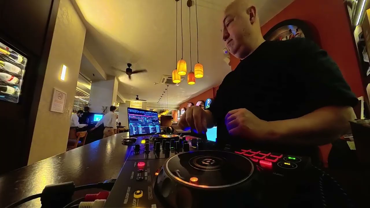 Kitchen & Cocktail Bar in Suadiye Istanbul📍Dance House Mix by Ata Emre 2026.01.21