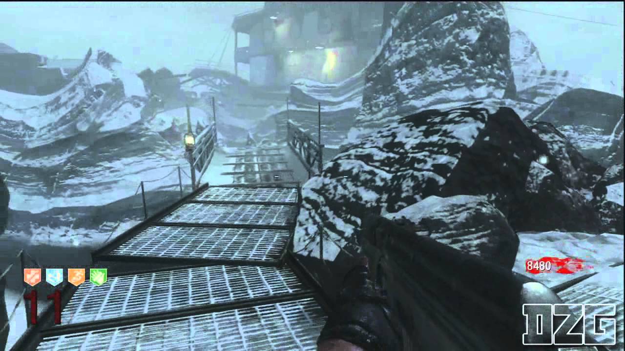 CoD Zombies - How to succesfully run a 'Rape Train'.