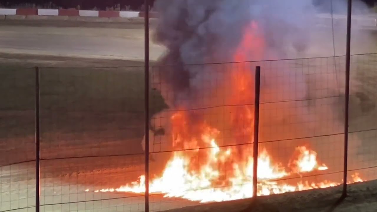 Late Model Heat Feature Race Shadyhill Septembre 21,2024 Both drivers seem to be ok