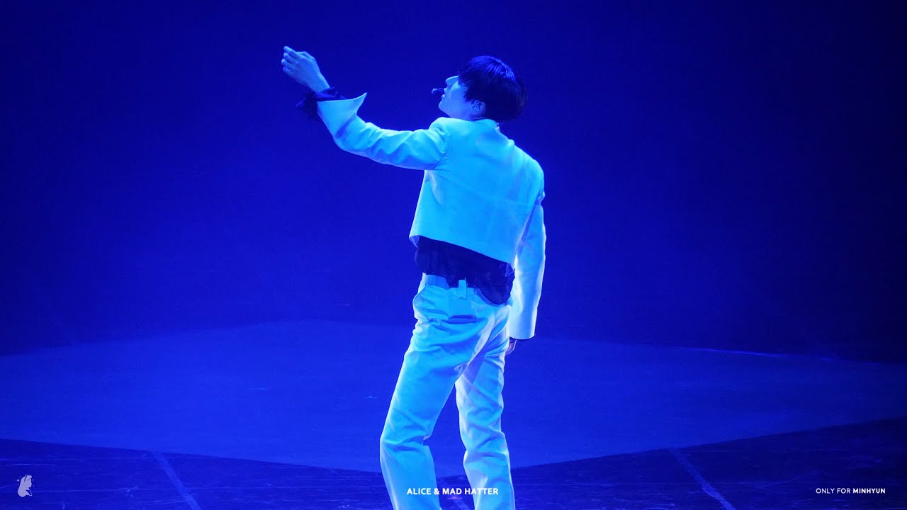 황민현 - Universe 유니버스 (multi edit)