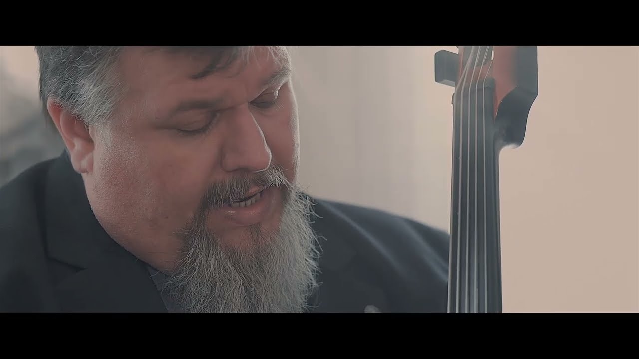 Silent Night &mdash; Authentic Unlimited [Bluegrass Christmas Video]
