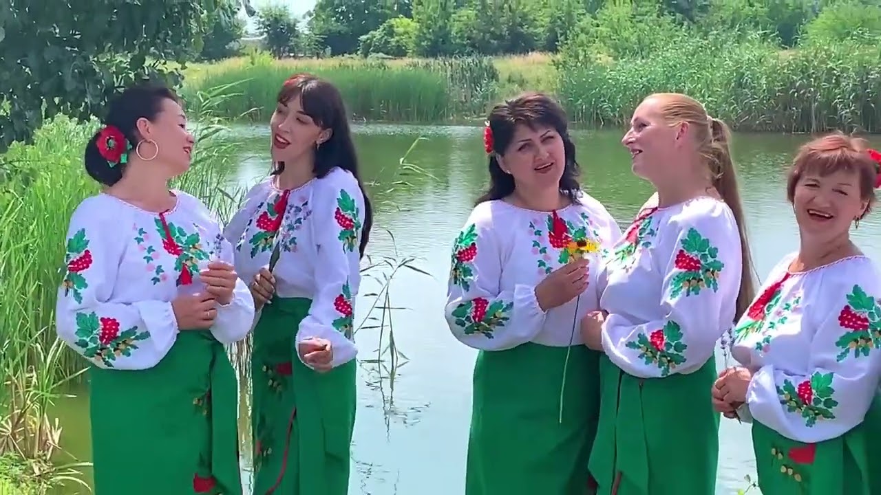На калині кришталь роси