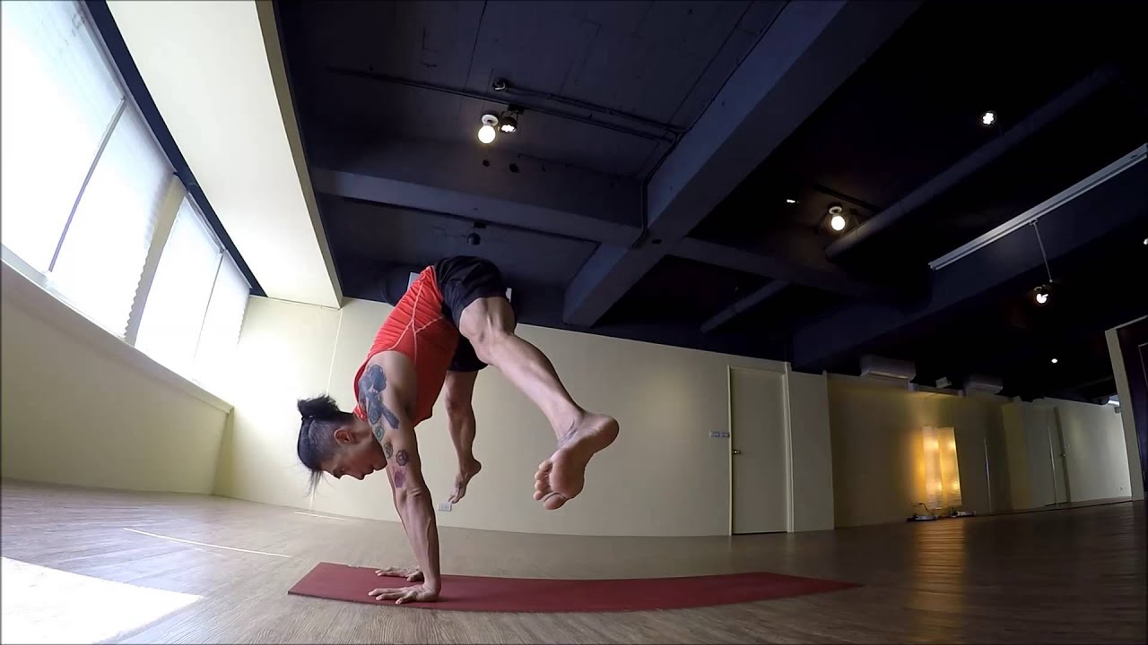 16 ways to handstand in Rocket 1 火箭瑜珈16種到手倒立的方式(similar to the Ashtanga Primary)