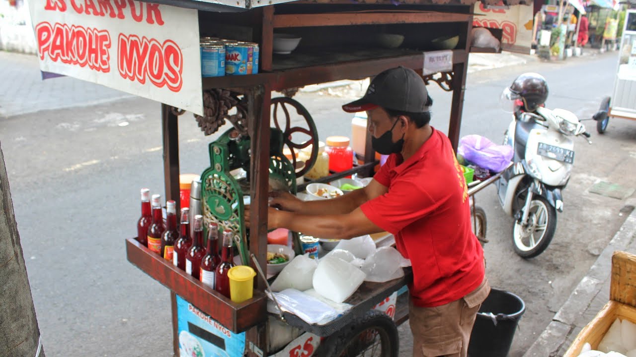ES CAMPUR PAKDE NYOS INI CAMPURAN BUAH dan SIRUPNYA TIDAK DITAKAR LAGI, PORSINYA BESAR BANGET