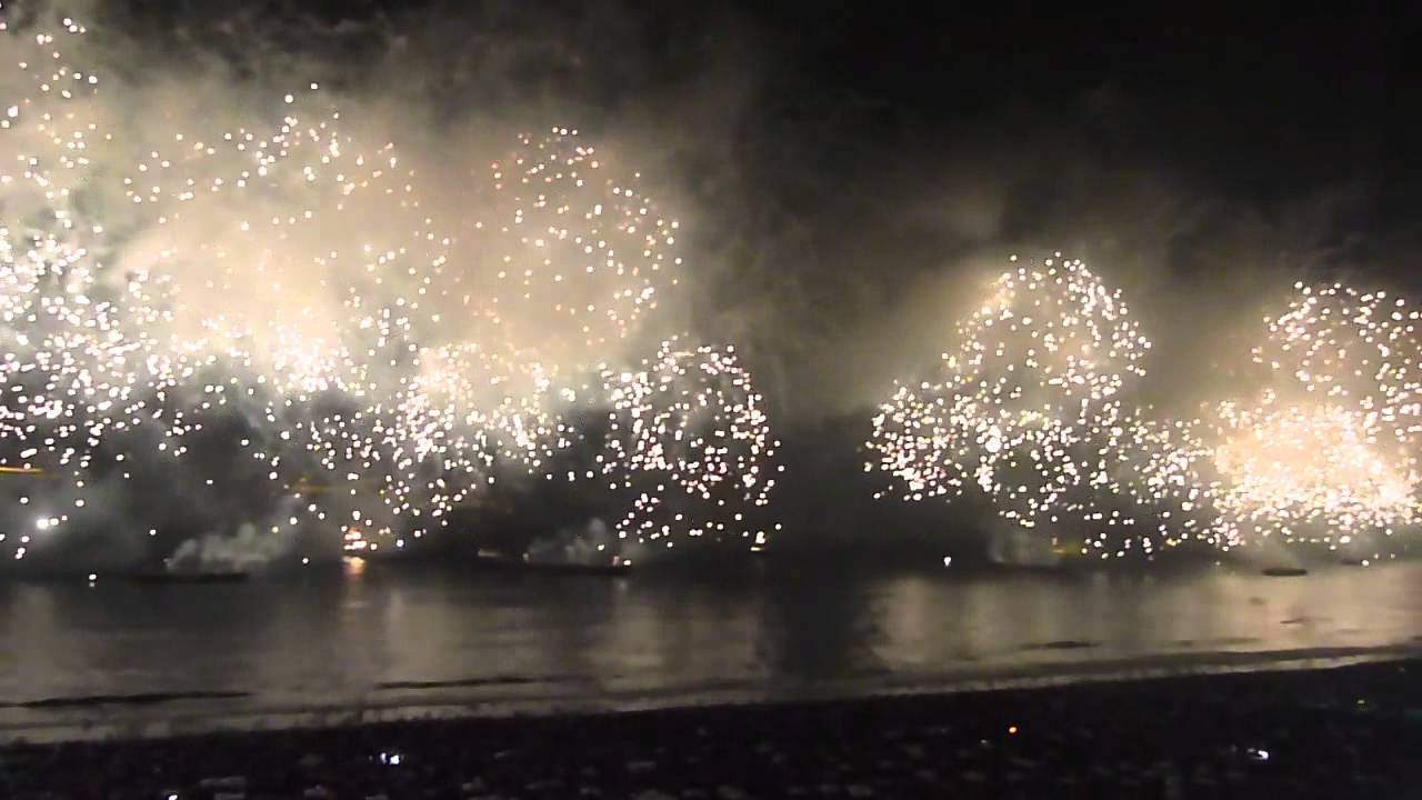 COMPLETE - Réveillon 2012 Copacabana (Rio de Janeiro, Brasil) - Fireworks!! [Canopy View]