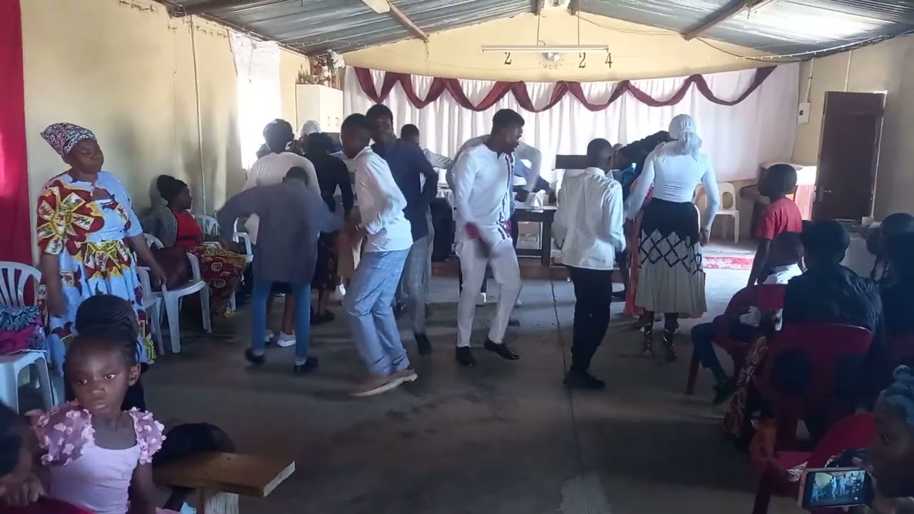 Rosh Pinah FGC choir.  walela by Ashanty