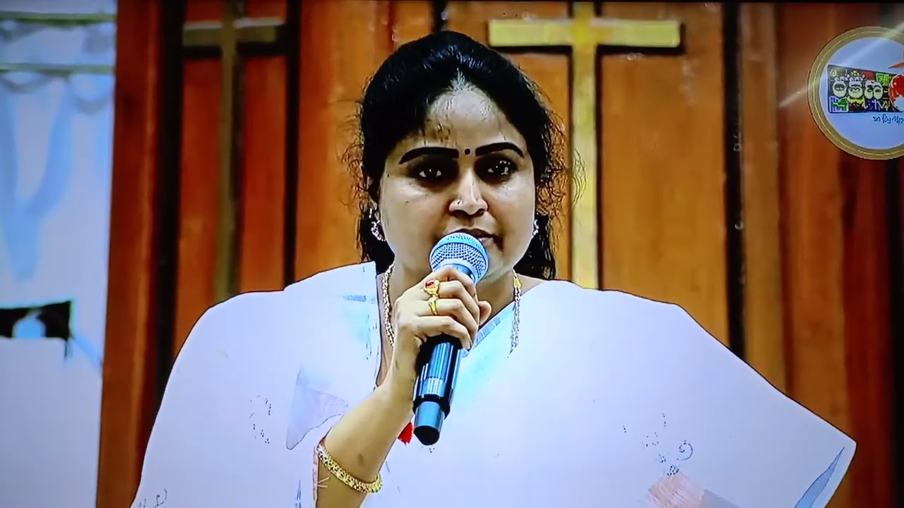 ప్రవీణ్ పగడాల గారి అంతిమ యాత్ర లో sister. దివ్య వాణి గారు.