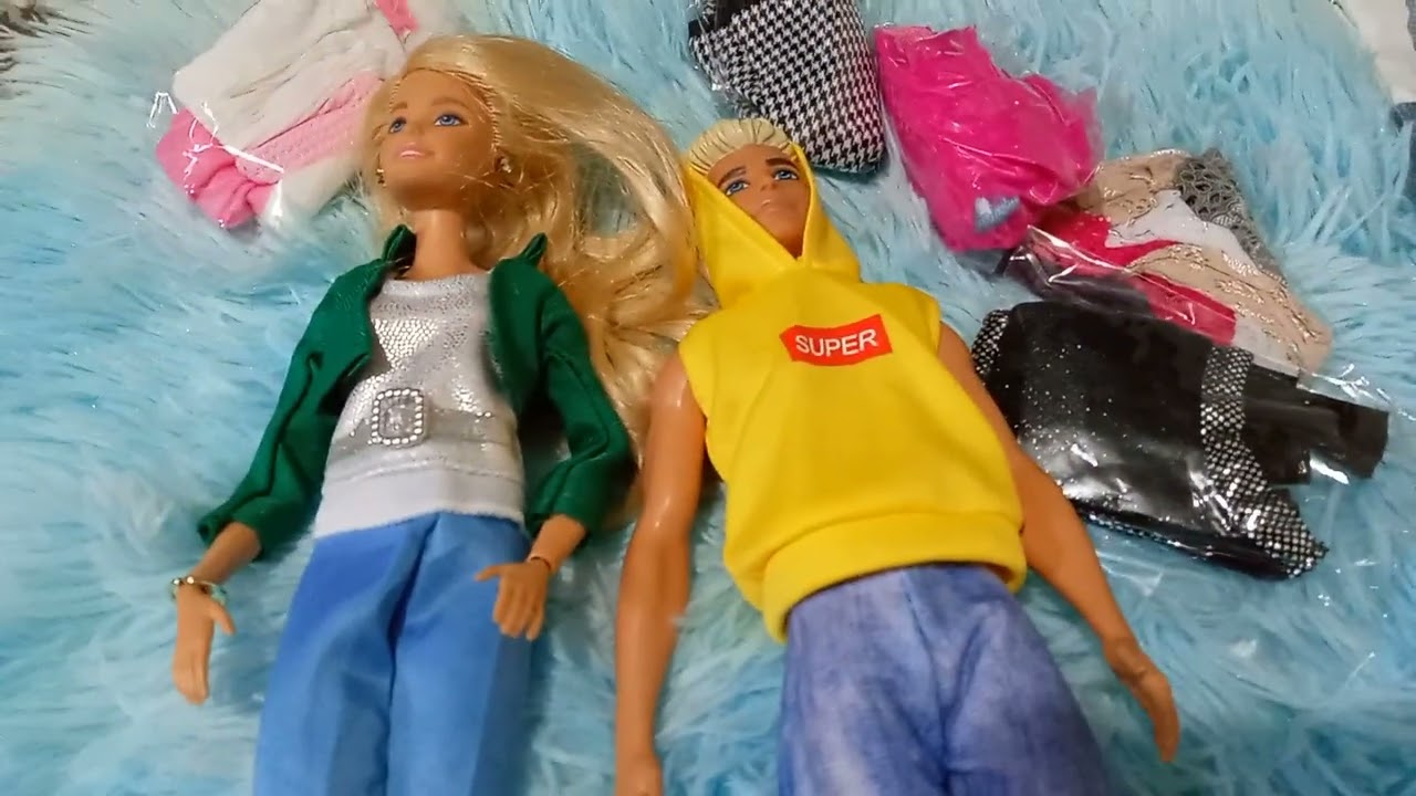 Comprinhas feitas na Shopee: Mais roupas para Barbie.