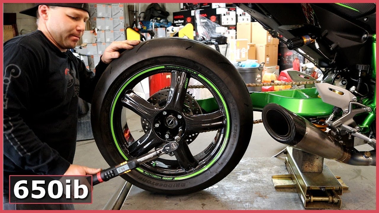 Kawasaki Ninja H2 ПОТЕРЯЛ 6 ФУНТОВ с колесами из углеродного волокна Rotobox Boost!