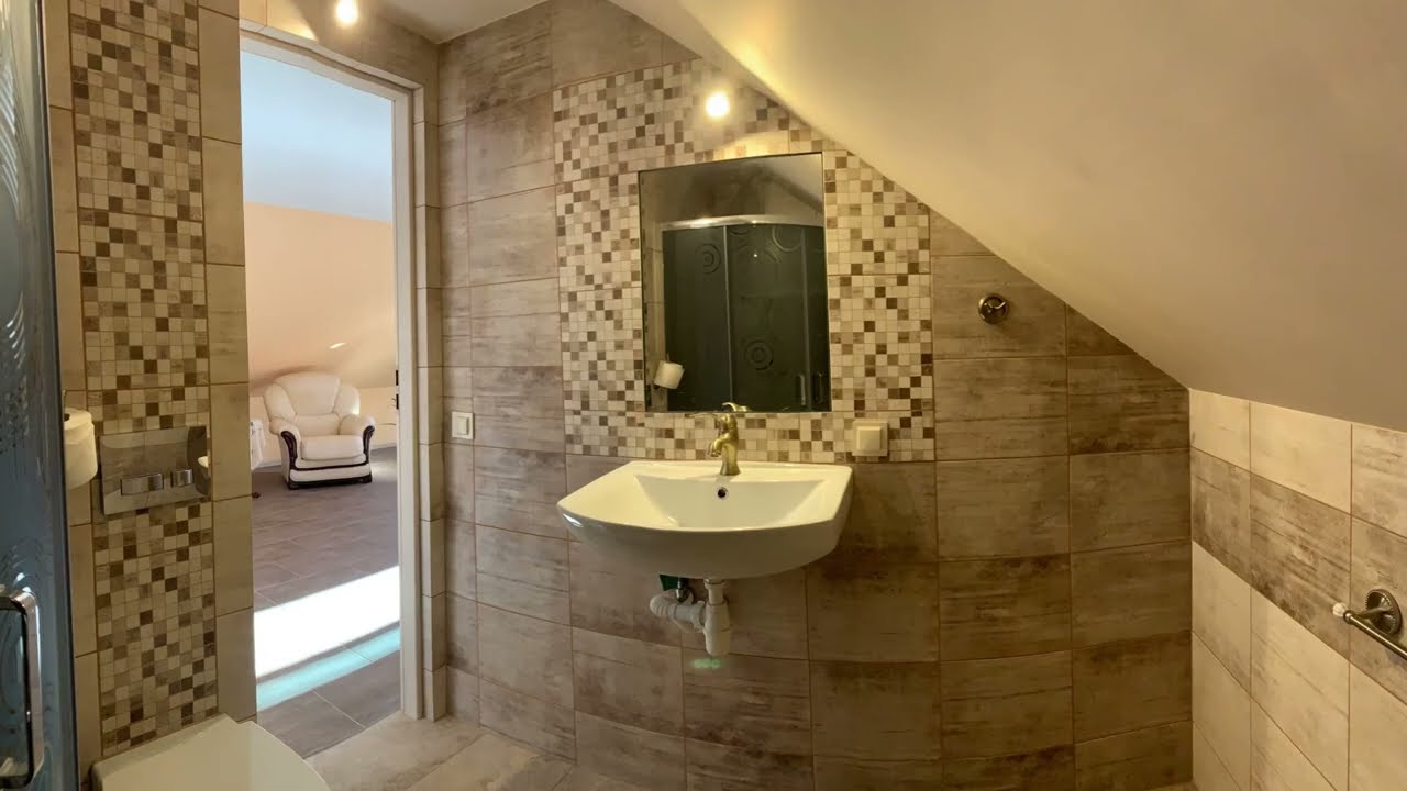 Uroczy i ekonomiczny domek pod lasem w Polanicy Zdrój. Działka 660m2, powierzchnia domu 96m2.