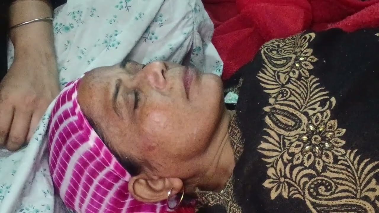 ASMR facial massage shooting gentle treatment for my mom😌she enjoyed it very much 😴😴