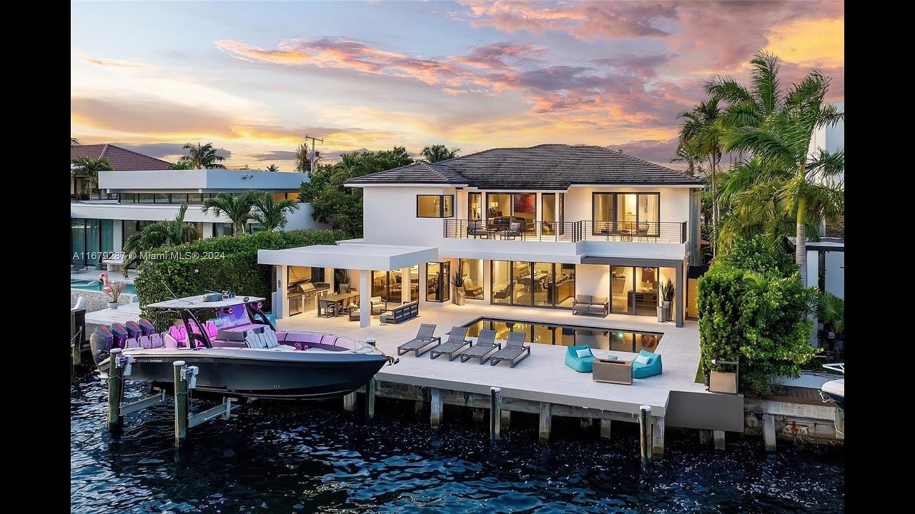 North Miami Waterfront Estate | 75 Feet Bay Frontage Private Dock