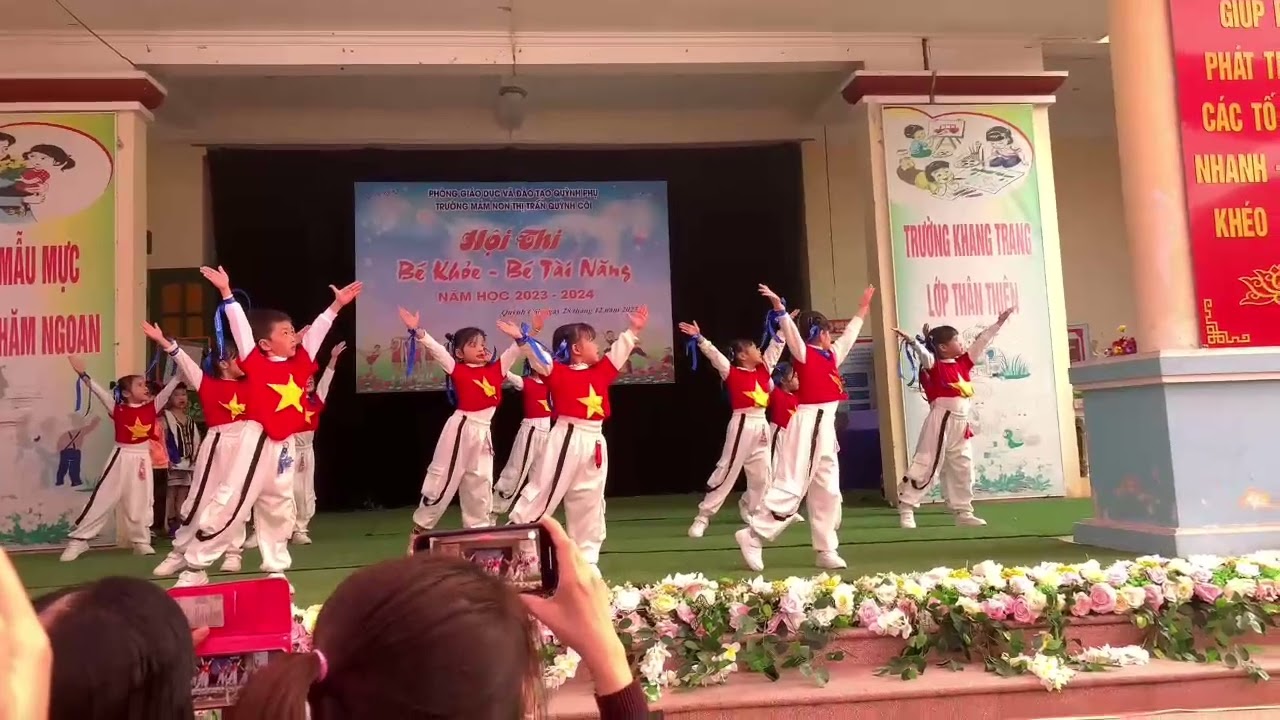 Nhả Hãy đến với con người Việt Nam tôi - Hội thi bé khỏe, bé tài năng