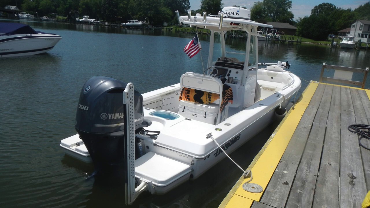 Everglades 243CC~ Best 24' Center Console