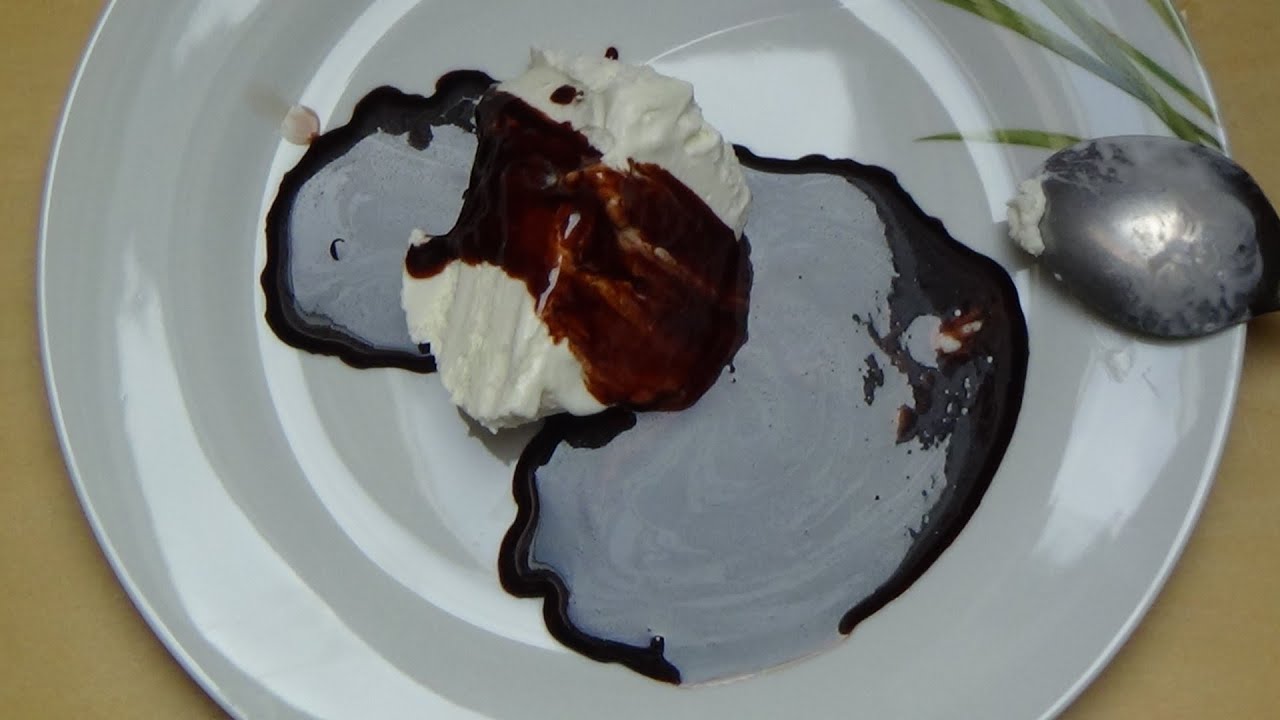 Ice Cream with warm Chocolate Sauce [Ambach]